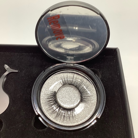MAGNETIC SL KOURTNEY EYELINER & LASH KIT - Picture 4 of 8
